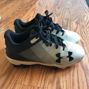 Boys under armour cleats size 13